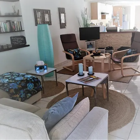 Les De La Treille Holiday home *