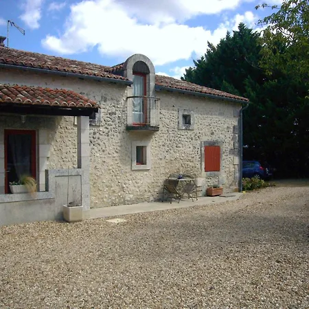 Holiday home Les De La Treille Montagrier