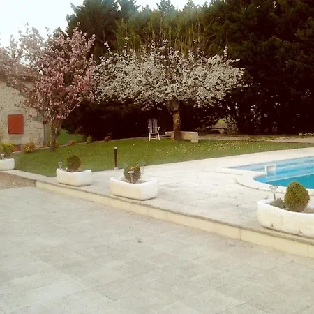Holiday home Les De La Treille *