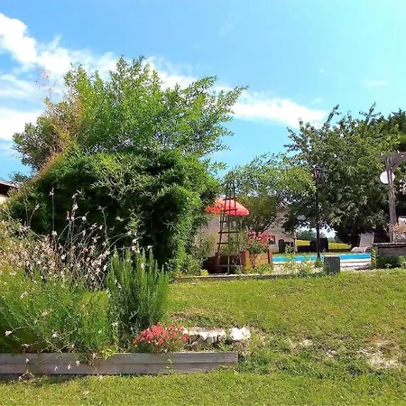 Les De La Treille Holiday home *